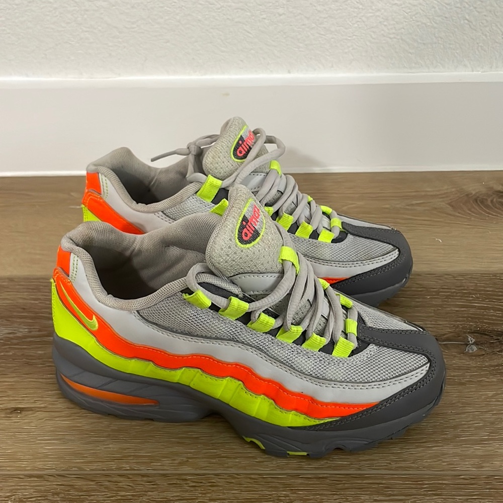 Nike Airmax in the size 4Y (boys)